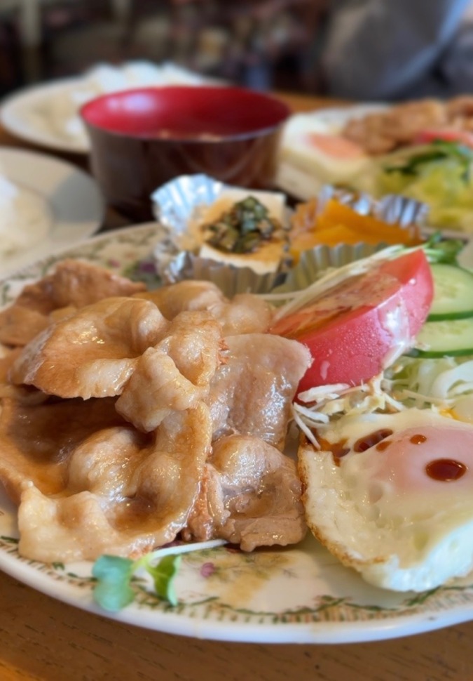 昭和レトロな雰囲気漂う「シャンブル」で至福のランチタイム